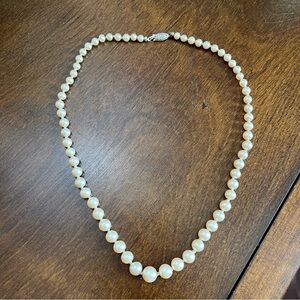 16" Necklace Graduated Natural Pearls With 14K White Gold Clasp